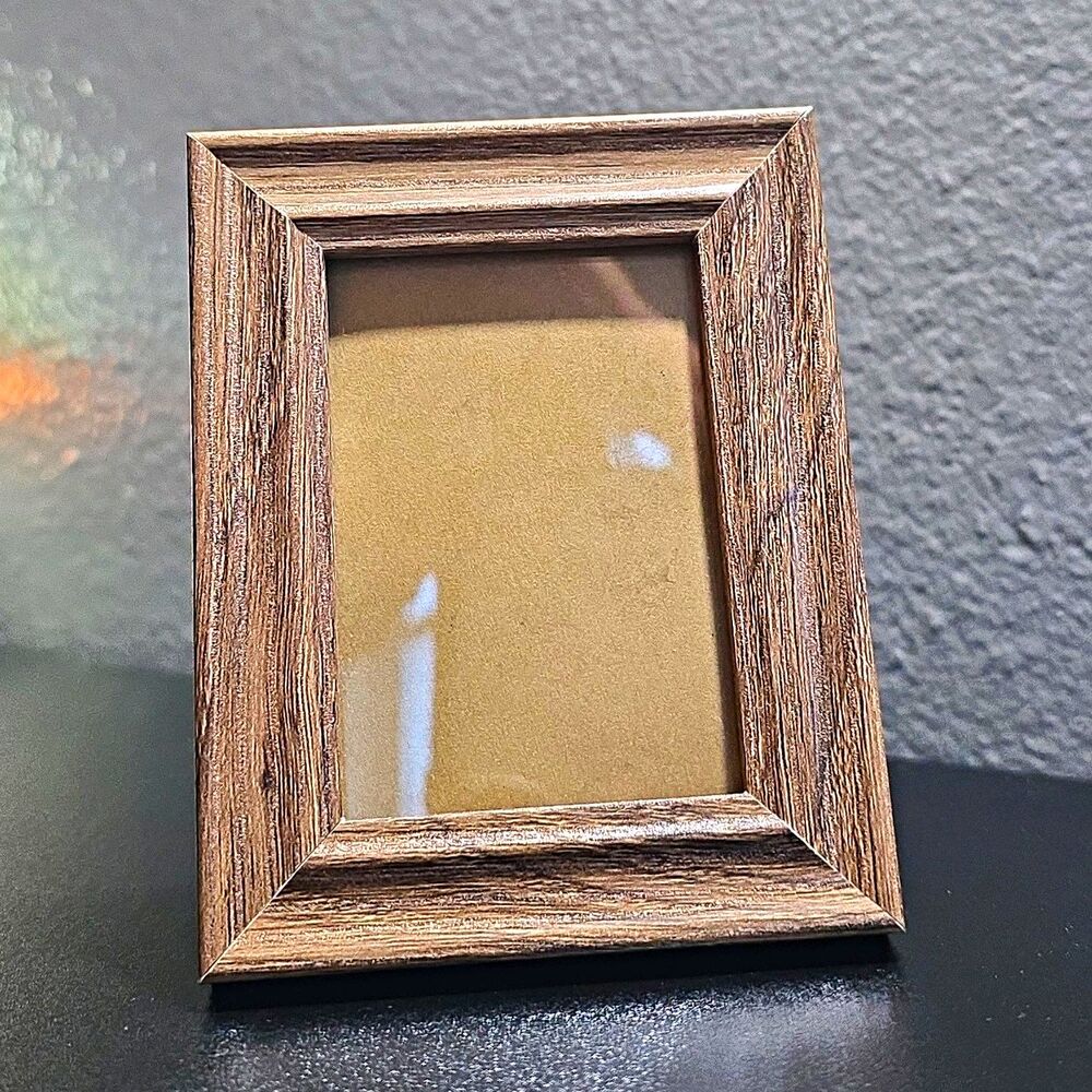 MSPCI 2.5x3.5 Brown Wood Grain Photo Frame w/ Glass Freestanding Portrait